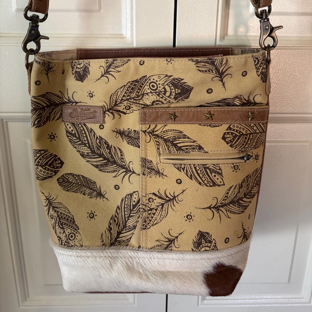 Sixtease Faux Cowhide Canvas Cowgirl Chic Purse Feathers Western Adj. Strap